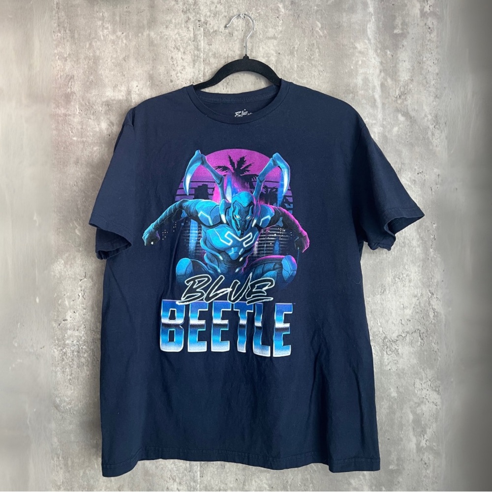 Men’s Blue Beetle T-Shirt Size Large
